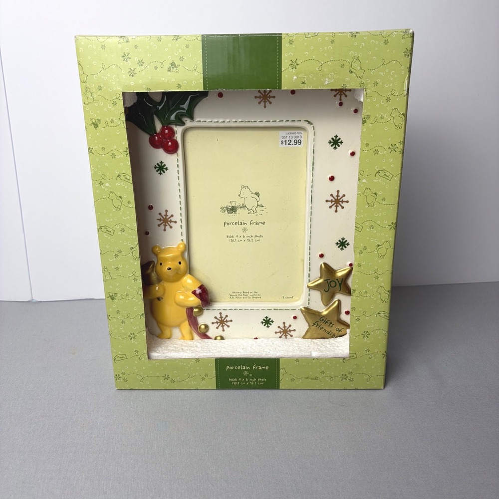 Disney‎ Winnie the Pooh Christmas Porcelain 4x6 Picture Frame 3D Holiday Joy